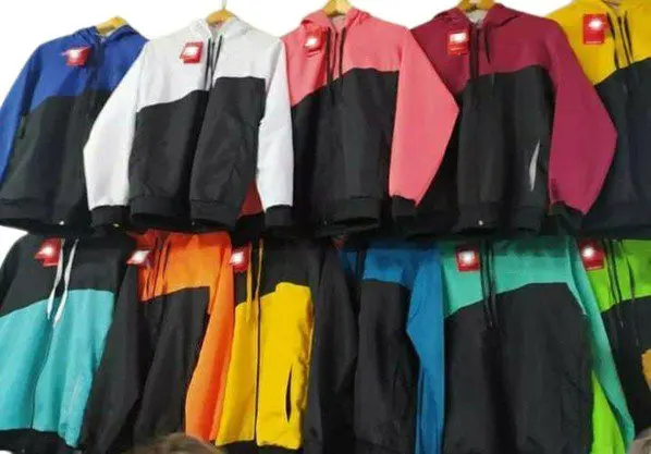 campera-rompeviento-de-hombre.webp
