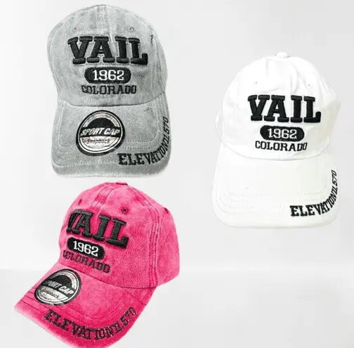 gorra-vintage-surtidas-estampas-de-mujer.webp