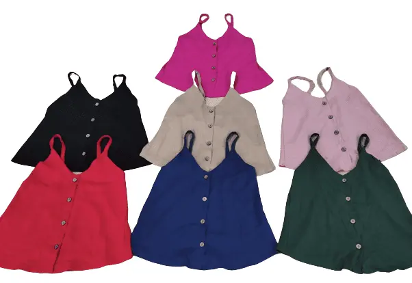 musculosa-lino-con-botones.webp