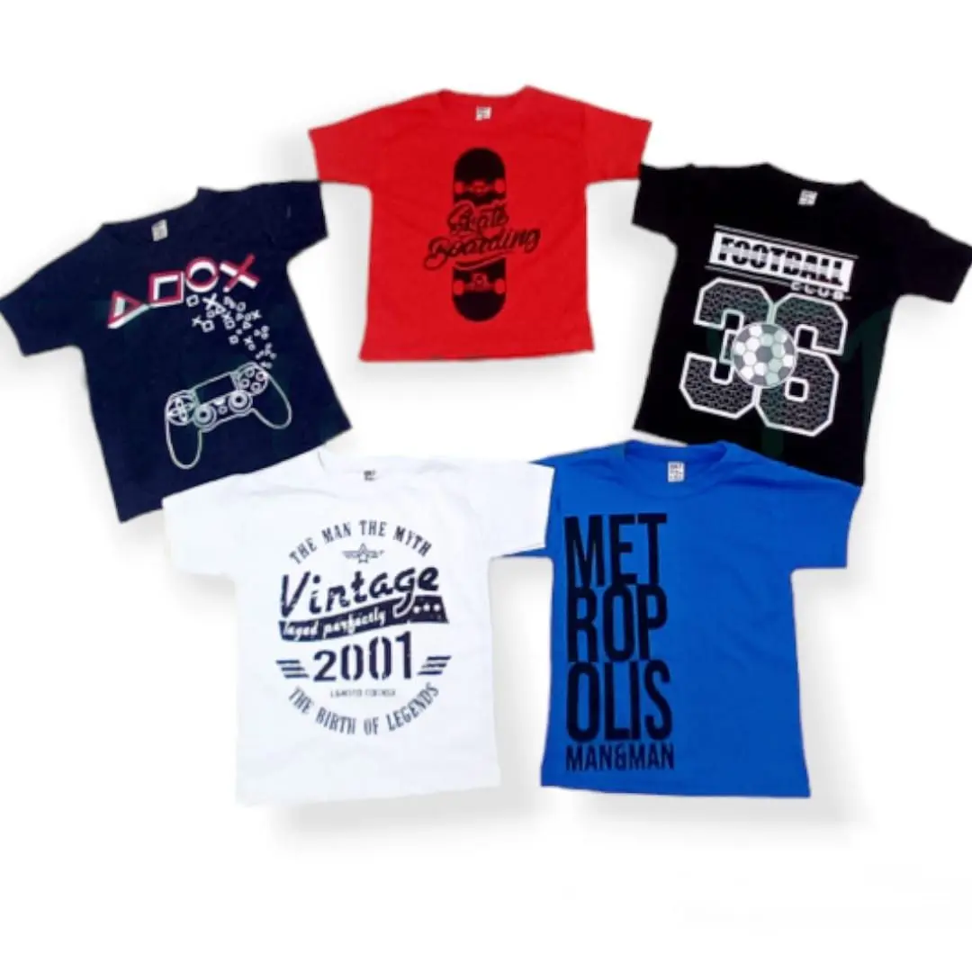 remera-manga-corta-estampa-letras.webp