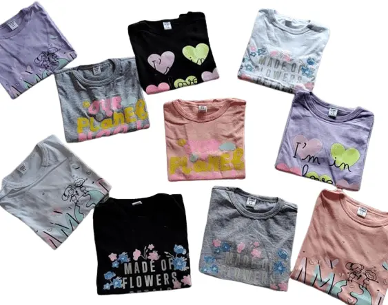 remera-surtida-estampa-de-nina.webp