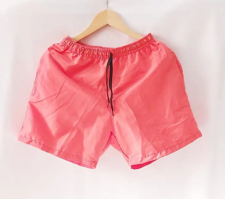 short-de-bano-con-suspensor.webp