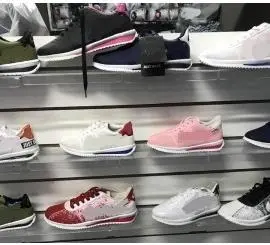 zapatilla-urbana-de-mujer.webp